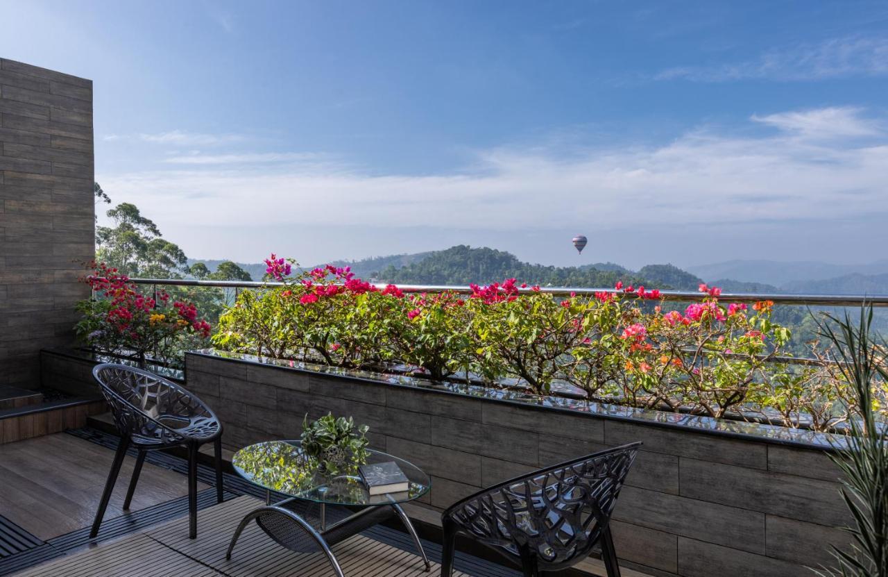 Отель The Panoramic Getaway Муннар Экстерьер фото View from the hotel