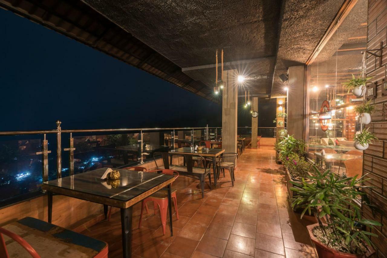 Отель The Panoramic Getaway Муннар Экстерьер фото Sky Bar